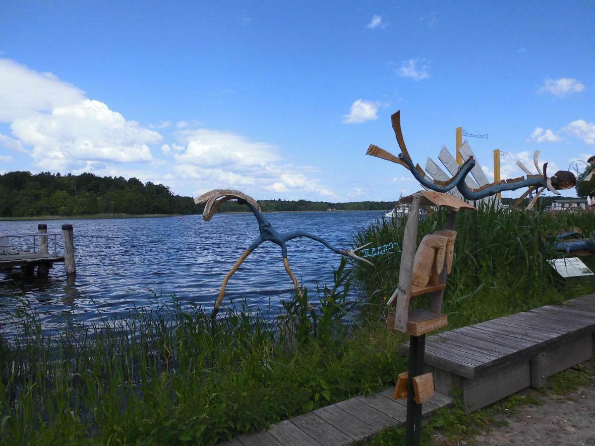 Schlossparkferienwohnungen Rheinsberg Mit Garten المظهر الخارجي الصورة